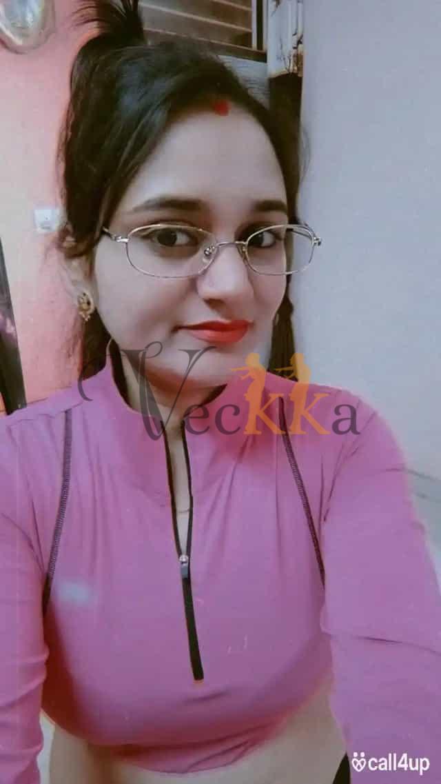 High Profile college girls available call me 