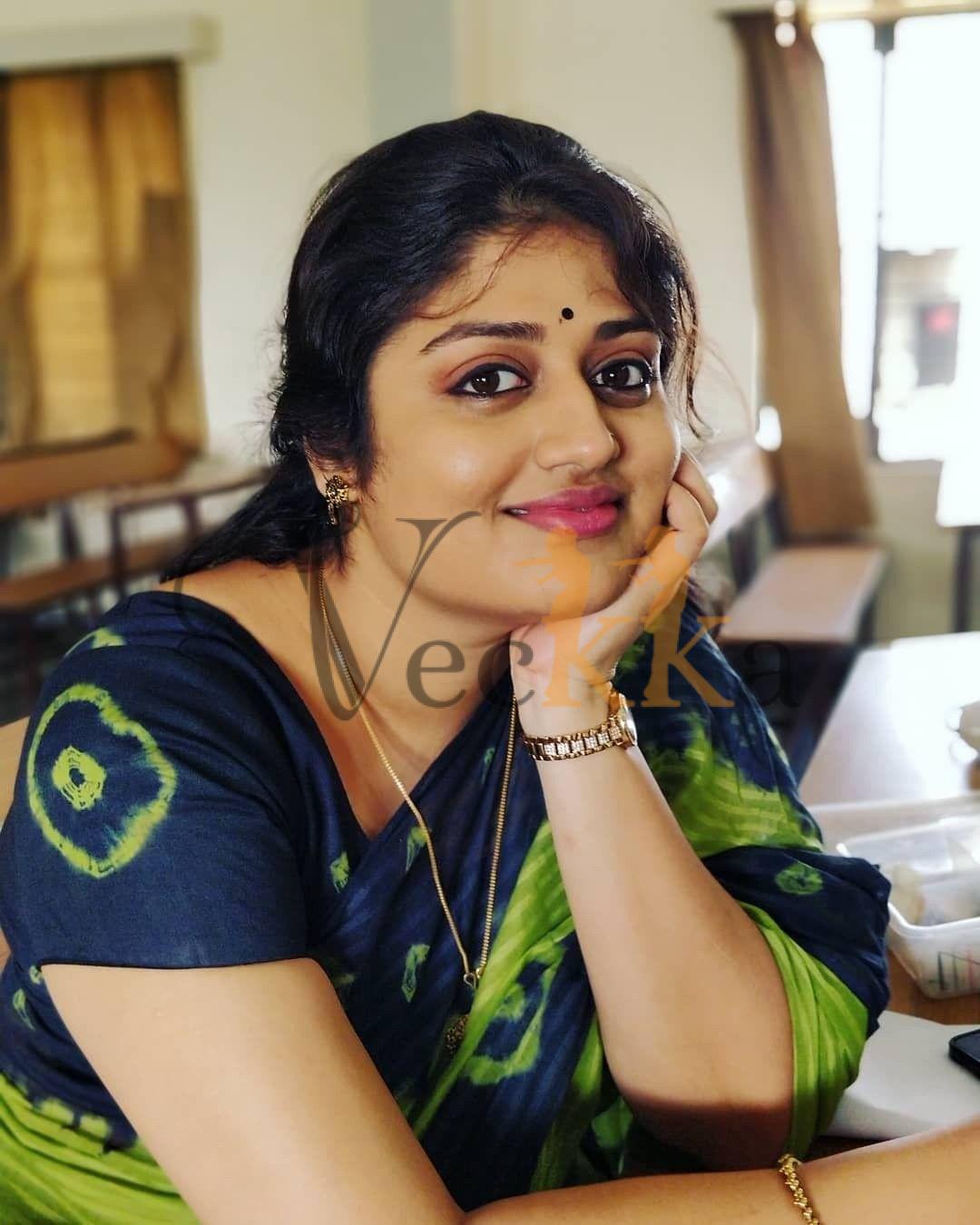 Cash payment bhabhi aunty college girls housewife hotel service home service 